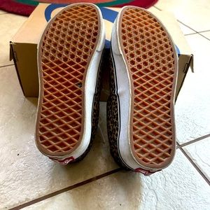 Leopard print Vans